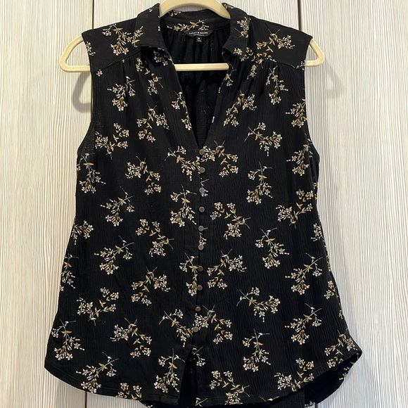 Lucky Brand | V-Neck Button Down Sleeveless Blouse | Black & Gold Floral | M‎ - Picture 1 of 12
